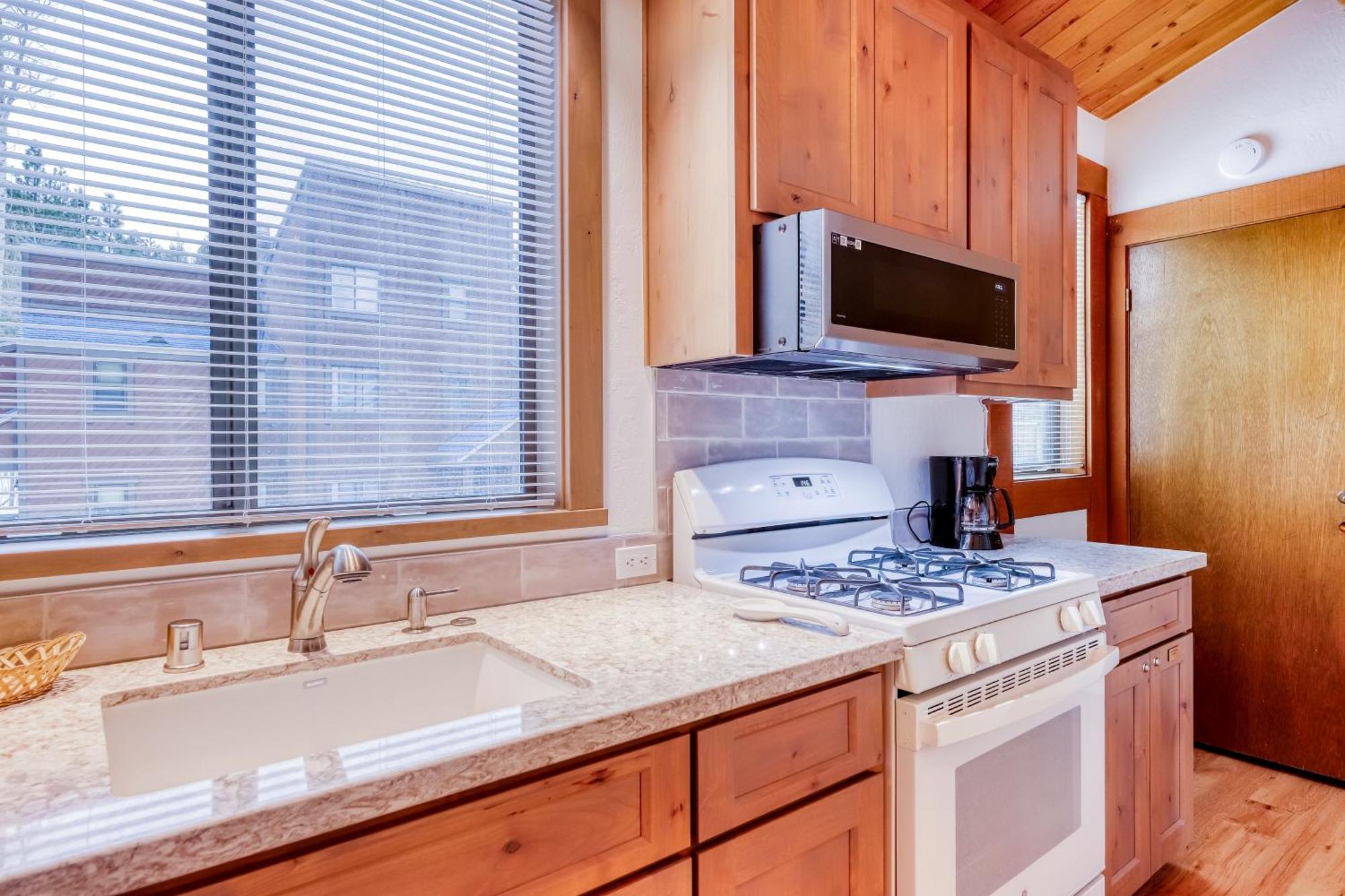 Evergreen Escape * Truckee